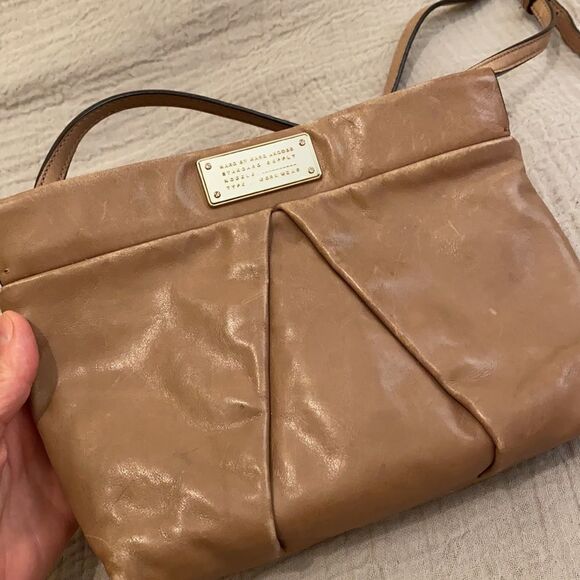 MARC by Marc Jacobs crossbody leather bag . - Picture 10 of 11